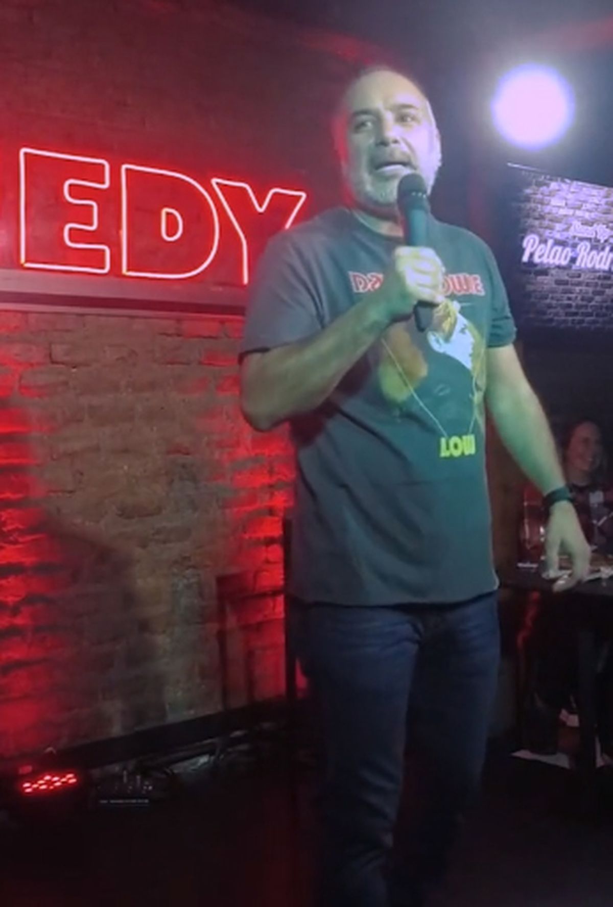 El humorista chileno se refirió a las mendocinas en su show de stand up. 