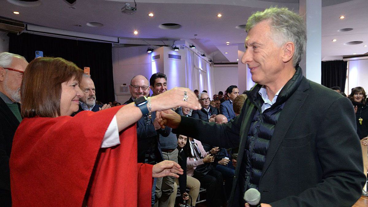 Las consideraciones de Mauricio Macri sobre el triunfo de Milei no han hecho más que empiojar la situación en la que debe trabajar la candidata de Juntos por el Cambio, Patricia Bullrich.