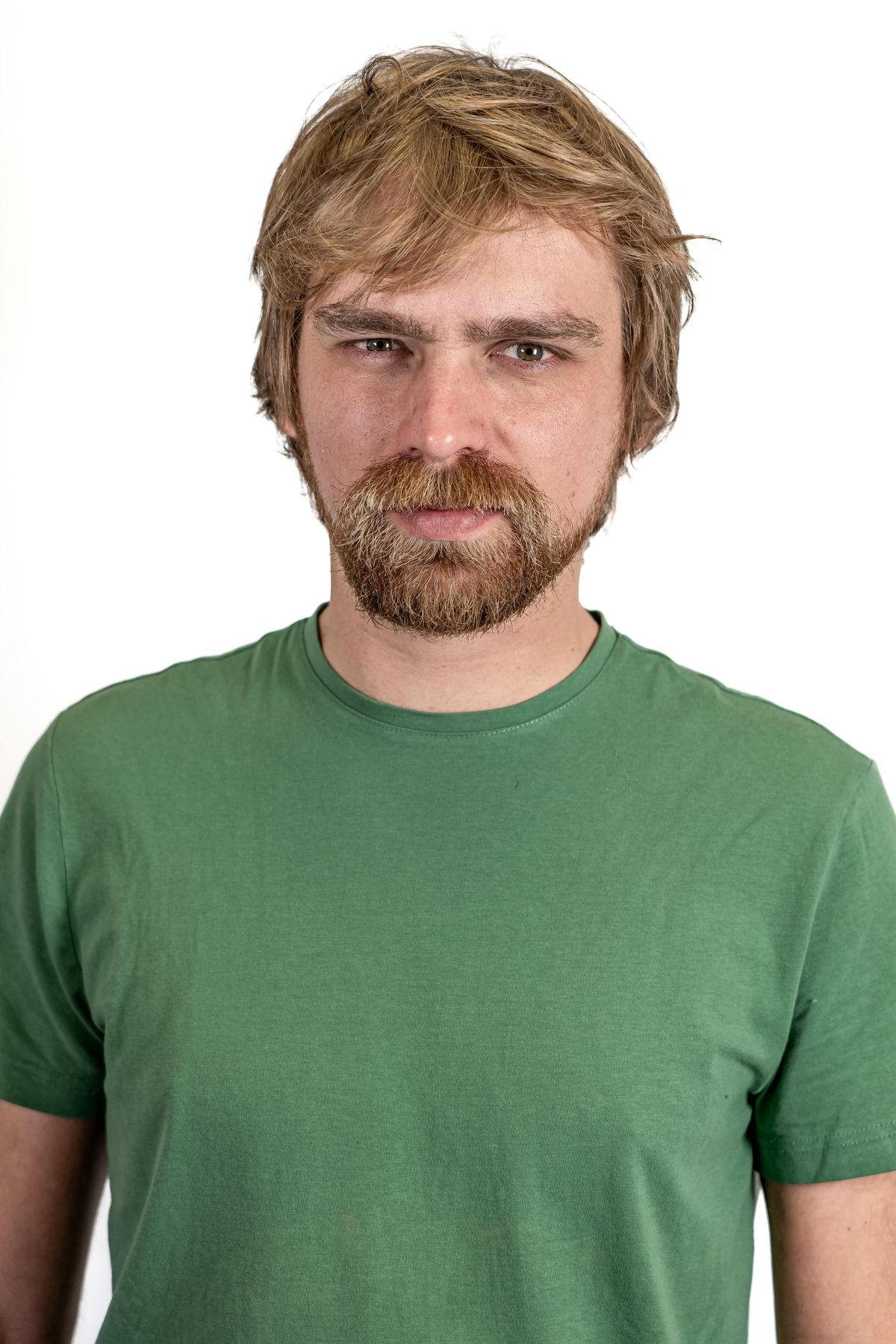 Para asumir el rol del piloto finlandés Keke Rosberg en la serie de Netflix, Javier dejó crecer su bigote durante siete meses. Para asumir el rol del piloto finlandés Keke Rosberg en la serie de Netflix, Javier dejó crecer su bigote durante siete meses.