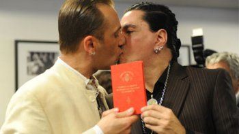 Tras 11 años de convivencia, se casó el diseñador Roberto Piazza