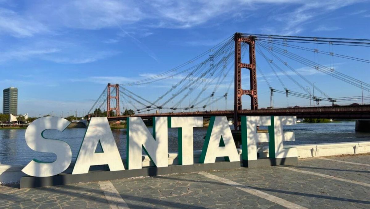 ¿Cuál es el origen del nombre de la provincia de Santa Fe y a qué se debe?