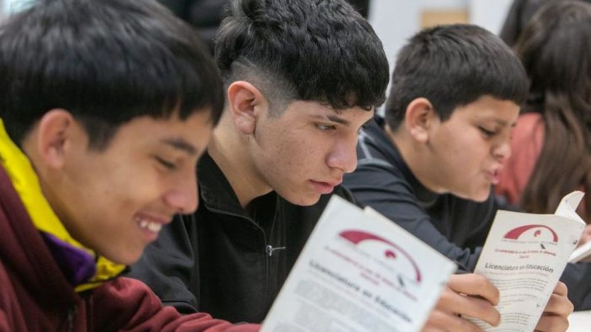 La DGE empezó un nuevo Censo de Fluidez y Comprensión Lectora en alumnos de toda la provincia. La DGE empezó un nuevo Censo de Fluidez y Comprensión Lectora en alumnos de toda la provincia.