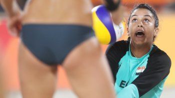 Impactante choque de culturas en el beach voley olímpico