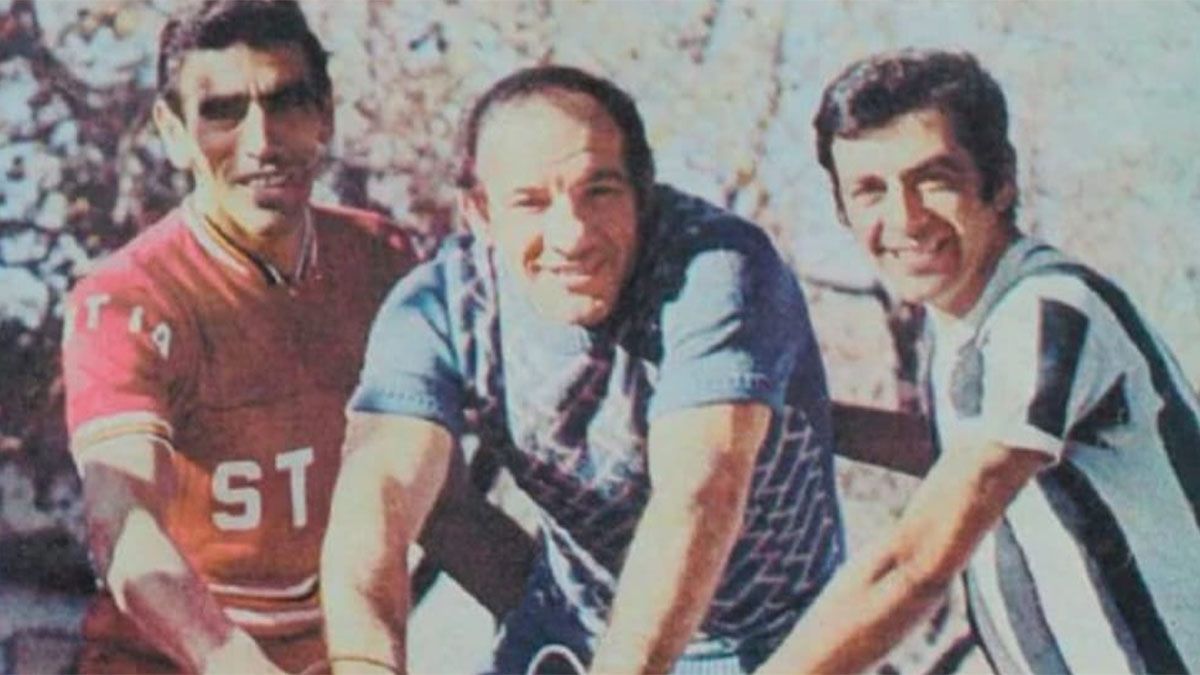 Ernesto Contreras, Nicolino Locche y Víctor Legrotaglie en una foto histórica de la revista El Gráfico.