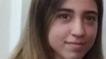 Un policía mató a puñaladas a su exnovia frente a sus amigas