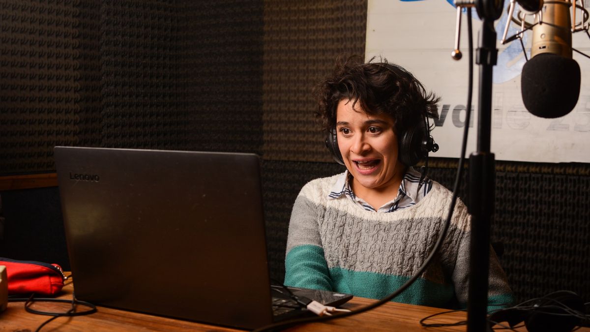 Los impedimentos físicos no lograron maniatar su mente ni cancelar sus sueños, por eso el logro de recibirse de comunicadora social y completar todas las etapas de la educación, tiene múltiple mérito para Ana Clara Gómez.