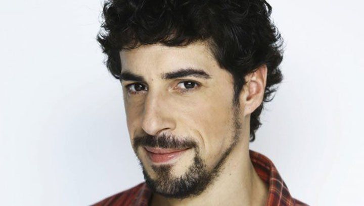 El debut sexual de Esteban Lamothe
