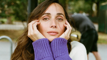 Arrasa en Netflix con 5 capítulos: corta y muy subida de tono