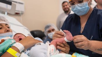 Mendoza implementó pulseras digitales para evitar errores en la identificación de recién nacidos Mendoza implementó pulseras digitales para evitar errores en la identificación de recién nacidos