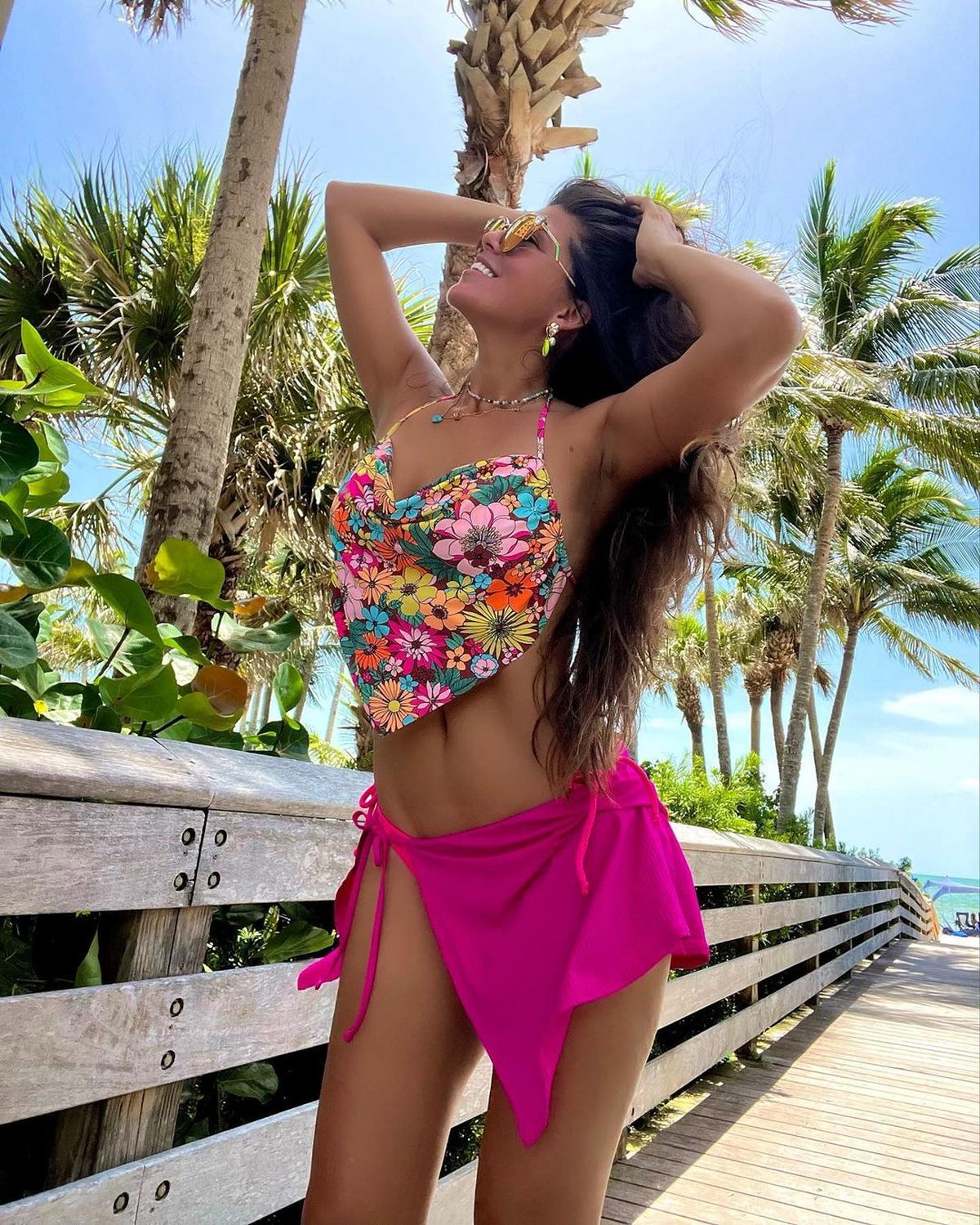 Loly Antoniale le copia a Laurita Fernádez la forma de llevar la micro-bikini y es brutal. Loly Antoniale le copia a Laurita Fernádez la forma de llevar la micro-bikini y es brutal.