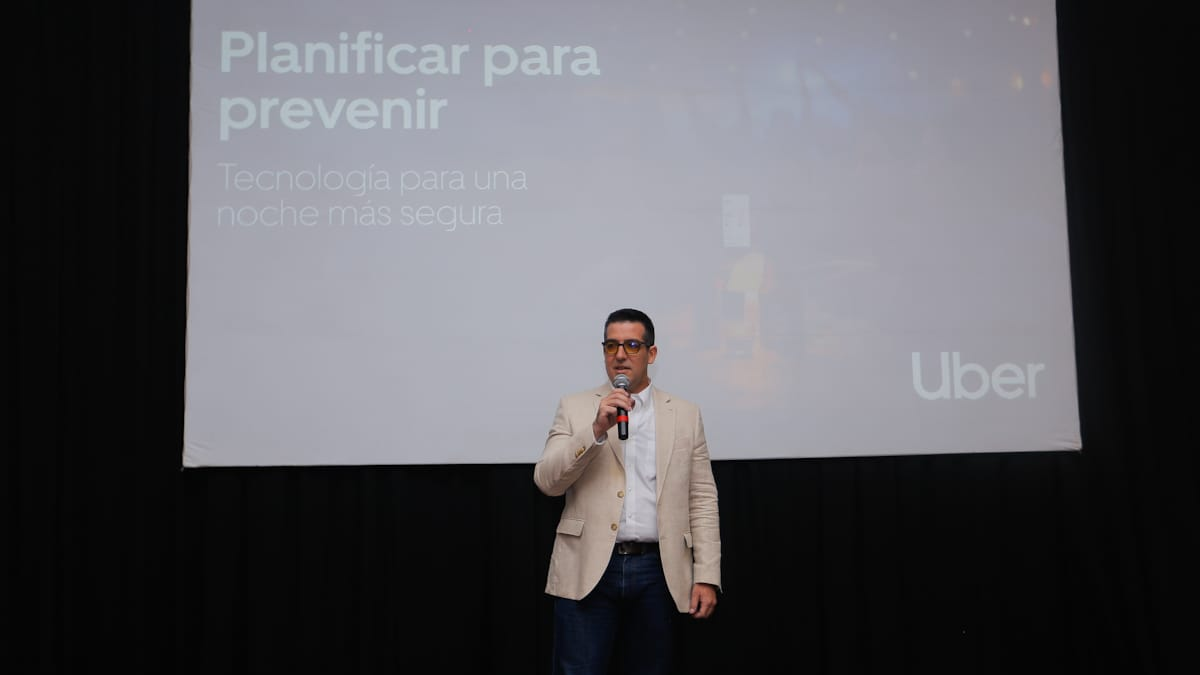 Uber presentó su nuevo programa en Mendoza como un aporte a la seguridad vial y a la calidad del enoturismo. Uber presentó su nuevo programa en Mendoza como un aporte a la seguridad vial y a la calidad del enoturismo.