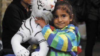 Miles de refugiados llegaron a Austria tras cruzar Hungría