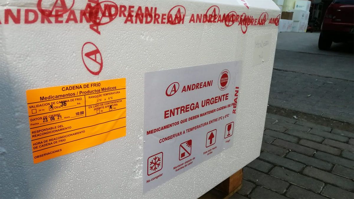 Vacunación en Mendoza: llegaron 49.200 dosis de AstraZeneca y se batió un récord en dos días