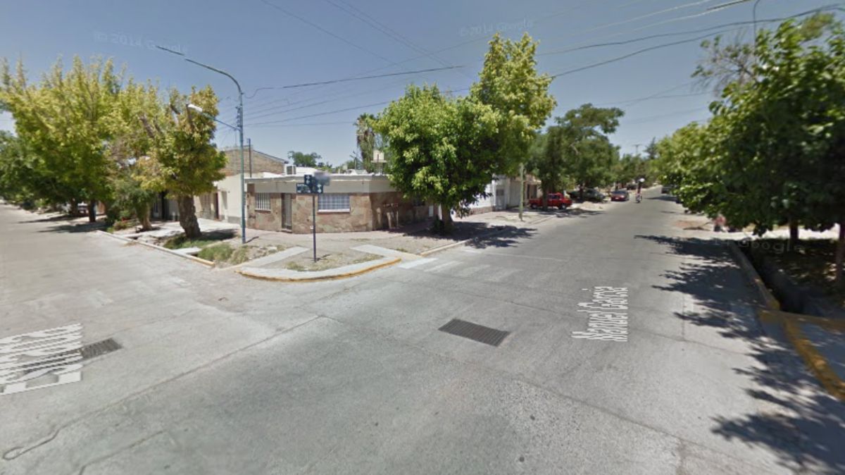 Inseguridad en Mendoza: Una mujer fue asaltada al bajarse del micro en la parada de calles Estrada y Manuel García, en Godoy Cruz, a la que le quitaron la cartera con el celular y $10.000.