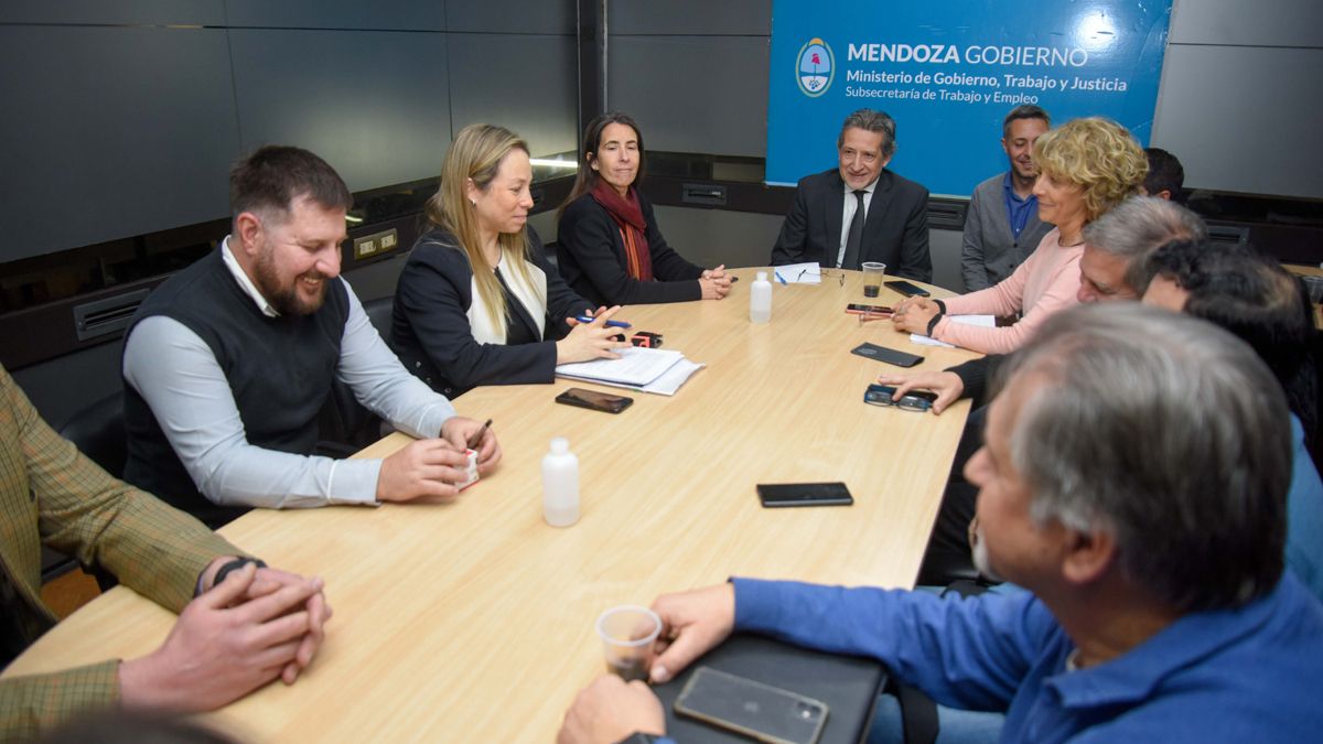 Además de AMPROS, el Gobierno acordó con Viales y con trabajadores de Fiscalía de Estado y Tribunal de Cuentas.