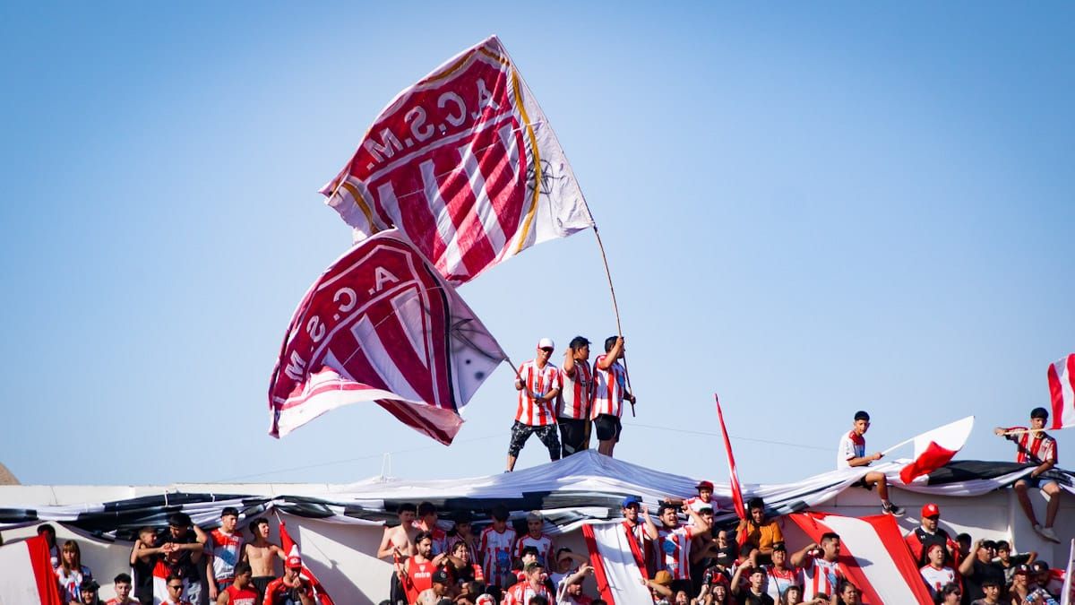 Los hinchas de San Martín mostaron una gran convocatoria. Los hinchas de San Martín mostaron una gran convocatoria.