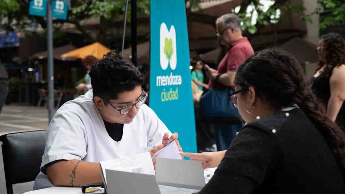 La Municipalidad de la Ciudad de Mendoza realizó este jueves una campaña de testeos de VIH y sida.