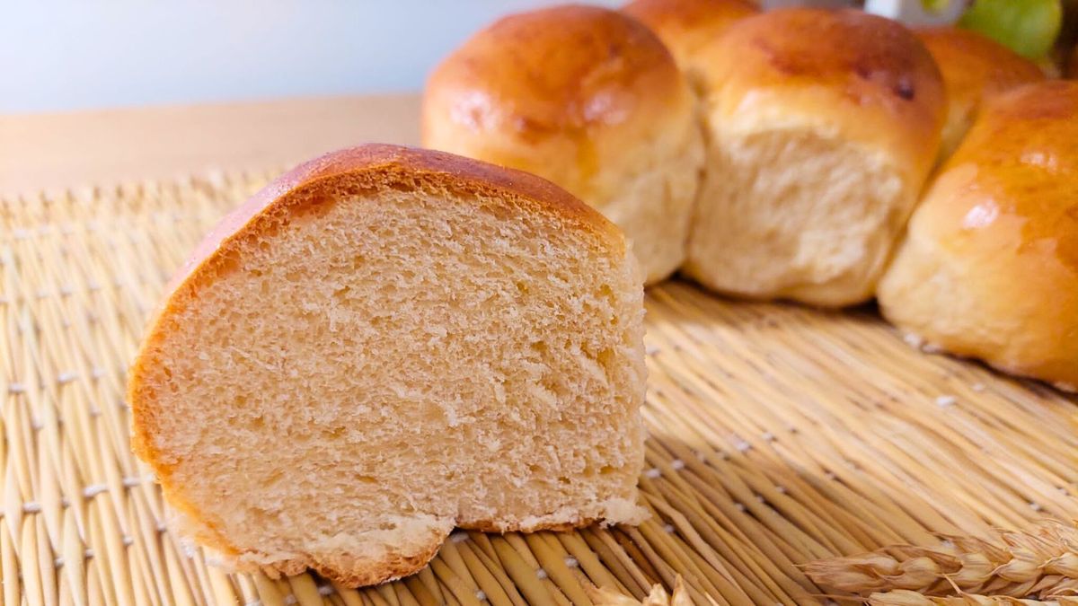 El pan brioche tiene una miga suave y esponjosa