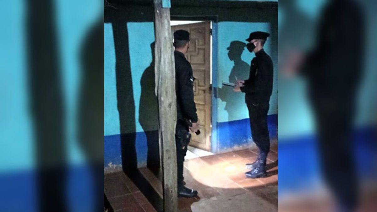 La policía de Misiones se hizo presente en la finca luego de un llamado que alertaba sobre un disparo de un arma de fuego en la finca donde ocurrio la muerte accidental del adolescente