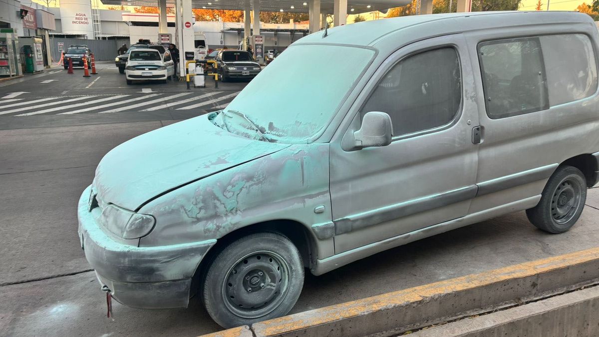 Un incendio de una camioneta en una estación de GNC causó alarma pero lo contolaron en pocos minutos. Foto: Matías Pascualetti/ Radio Nihuil