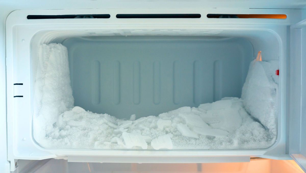 Barato y sin esfuerzo: el truco casero para que el freezer no acumule mucho hielo
