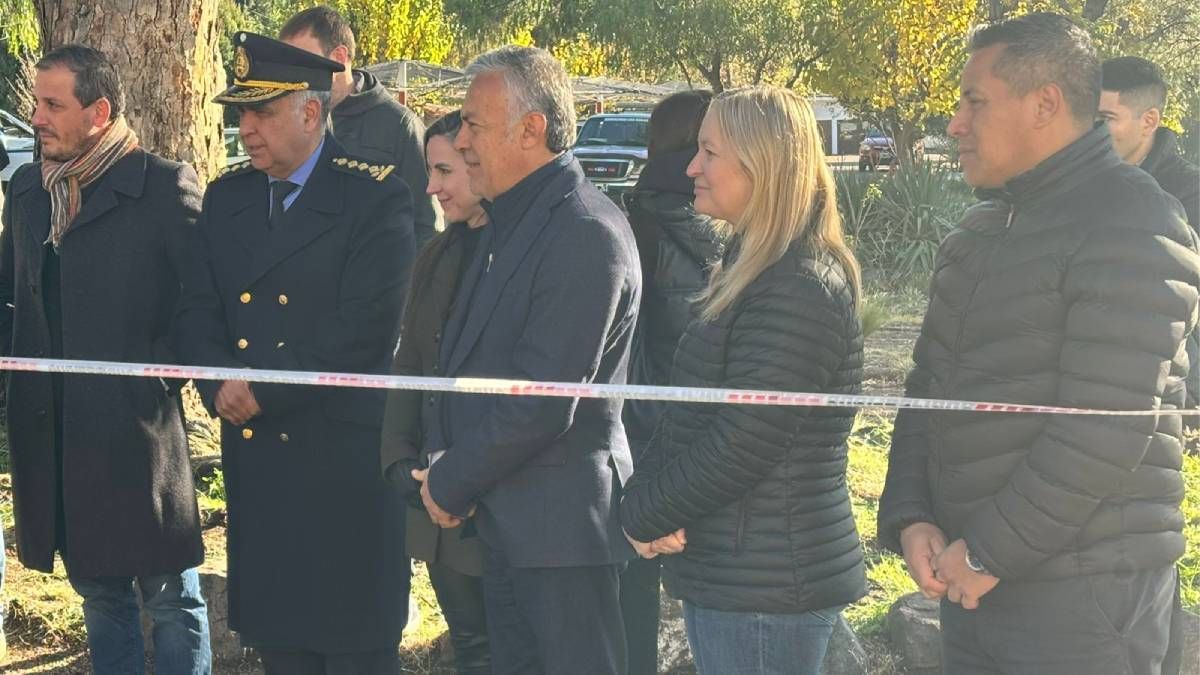 Cornejo presentó las pistolas Taser y volvió a objetar a los jueces por penas bajas: Cornejo presentó las pistolas Taser y volvió a objetar a los jueces por penas bajas: