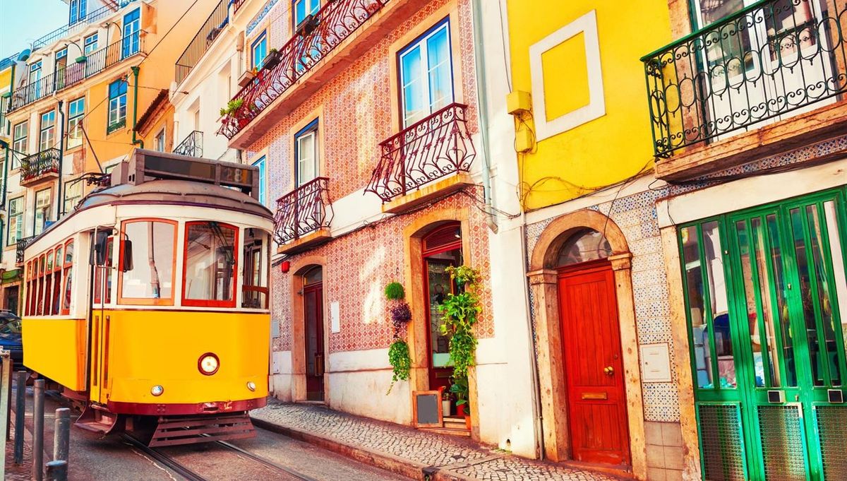 Lisboa es la capital y mayor ciudad de Portugal. Lisboa es la capital y mayor ciudad de Portugal.