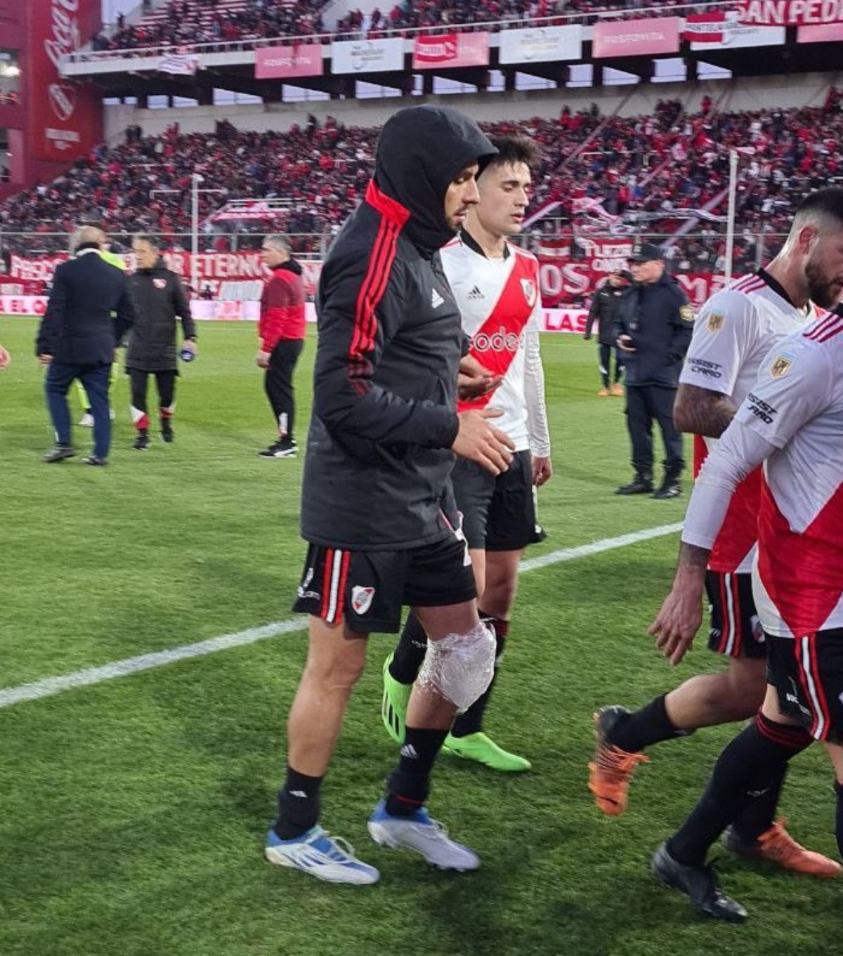 Enzo Pérez se fue con hielo en la rodilla del triunfo de River ante Independiente