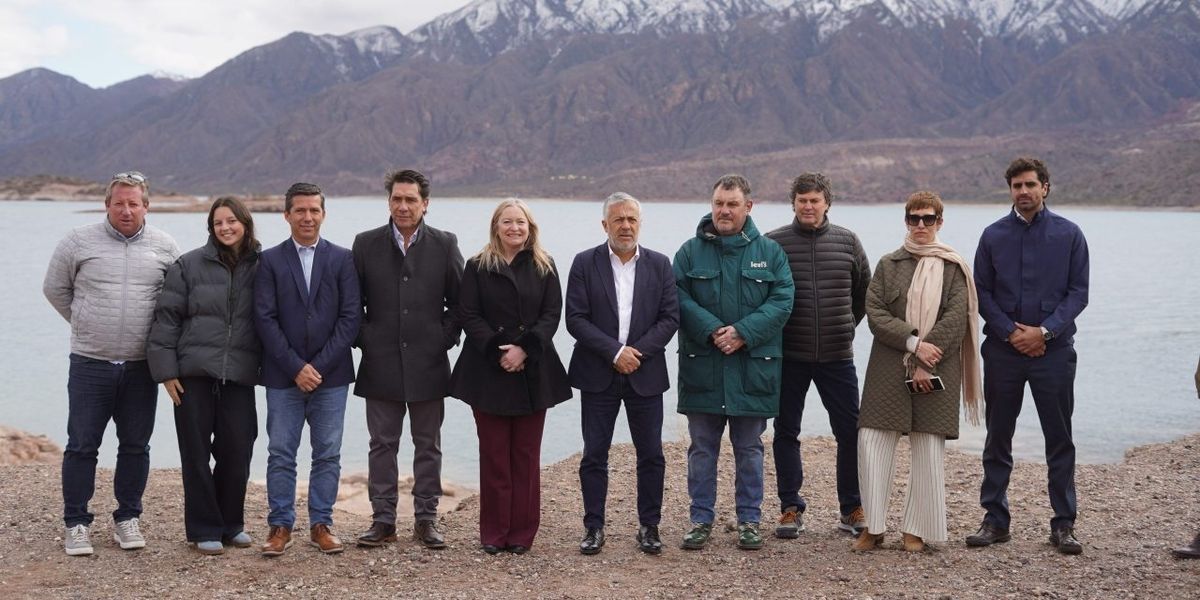 De izquierda a derecha: Sebastián Halpern, Lola Bahamonde, Andrés De izquierda a derecha: Sebastián Halpern, Lola Bahamonde, Andrés