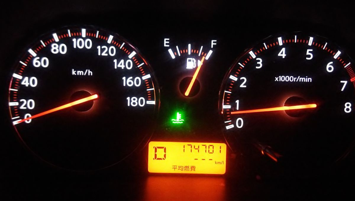 Ni 20 ni 50 km/h: a qué velocidad debe ir un auto para gastar menos nafta
