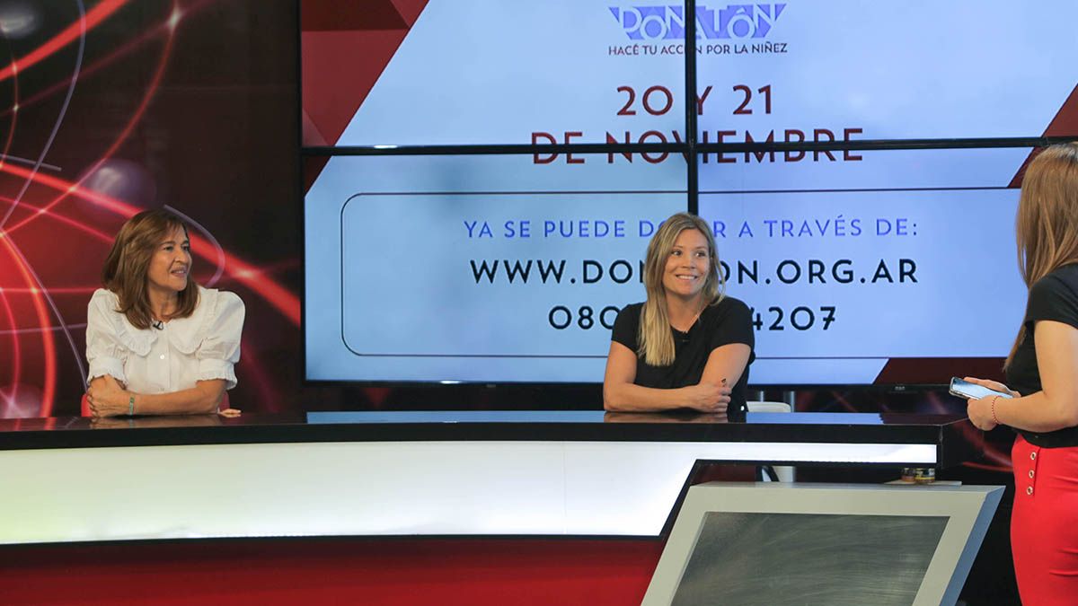 Alejandra Perinetti, directora nacional de Aldeas Infantiles SOS y Barbarita Vila, directora de la Fundación Grupo América.