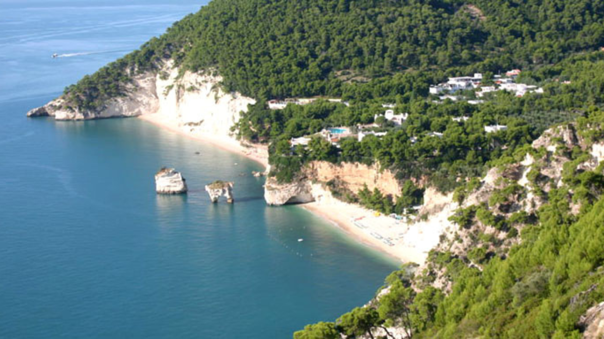 El paradíaco sitio puede ser casi exclusivamente de quien lo visite fuera de la temporada alta de julio y agosto. El paradíaco sitio puede ser casi exclusivamente de quien lo visite fuera de la temporada alta de julio y agosto.