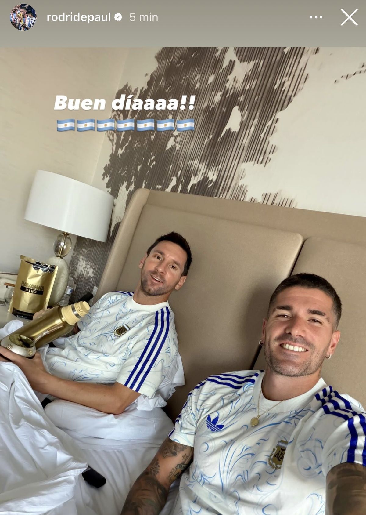 La foto que subió Rodrigo De Paul a sus redes sociales luego de vencer a Inglaterra y acceder a una nueva final con la Selección argentina. La foto que subió Rodrigo De Paul a sus redes sociales luego de vencer a Inglaterra y acceder a una nueva final con la Selección argentina.