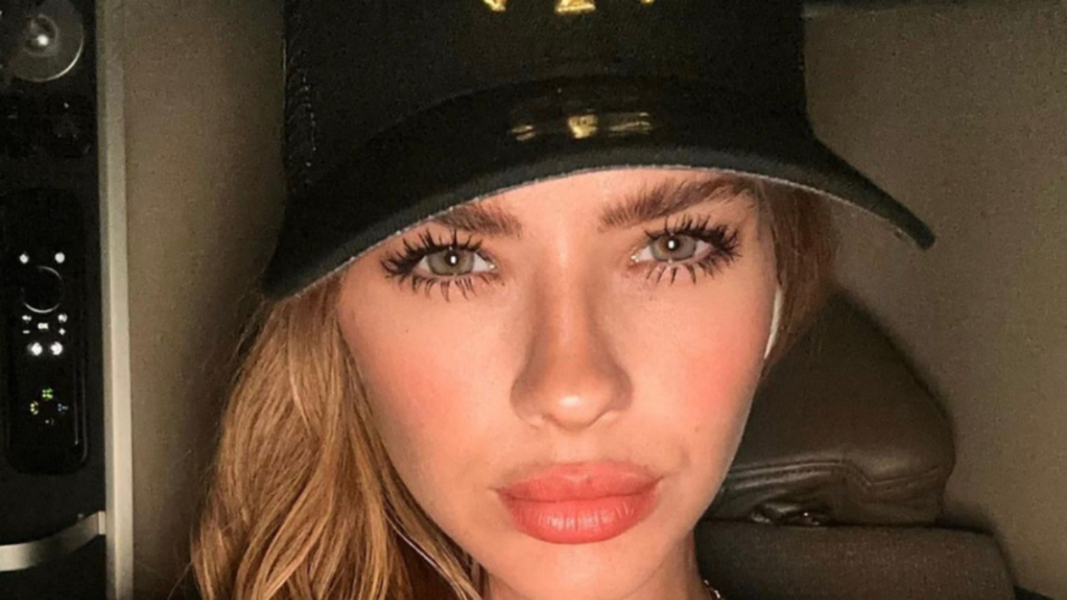 Joggineta ultra tiro bajo y corpiñito, la China Suárez mostró su