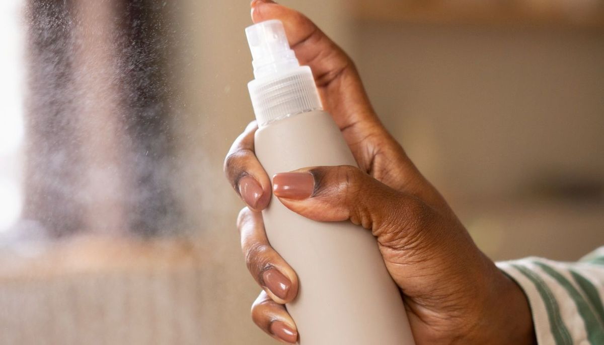 Puedes preparar una receta de perfume en casa. Imagen: Freepik.