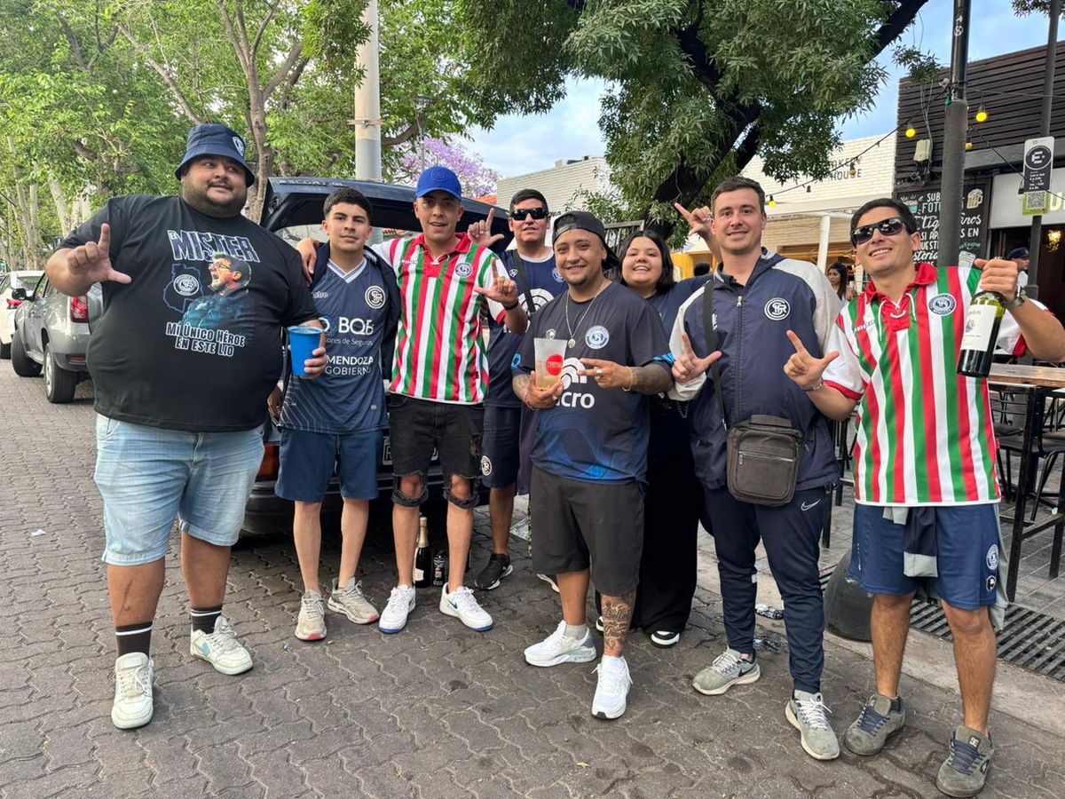 Familia y amigos unidos por la misma pasión.