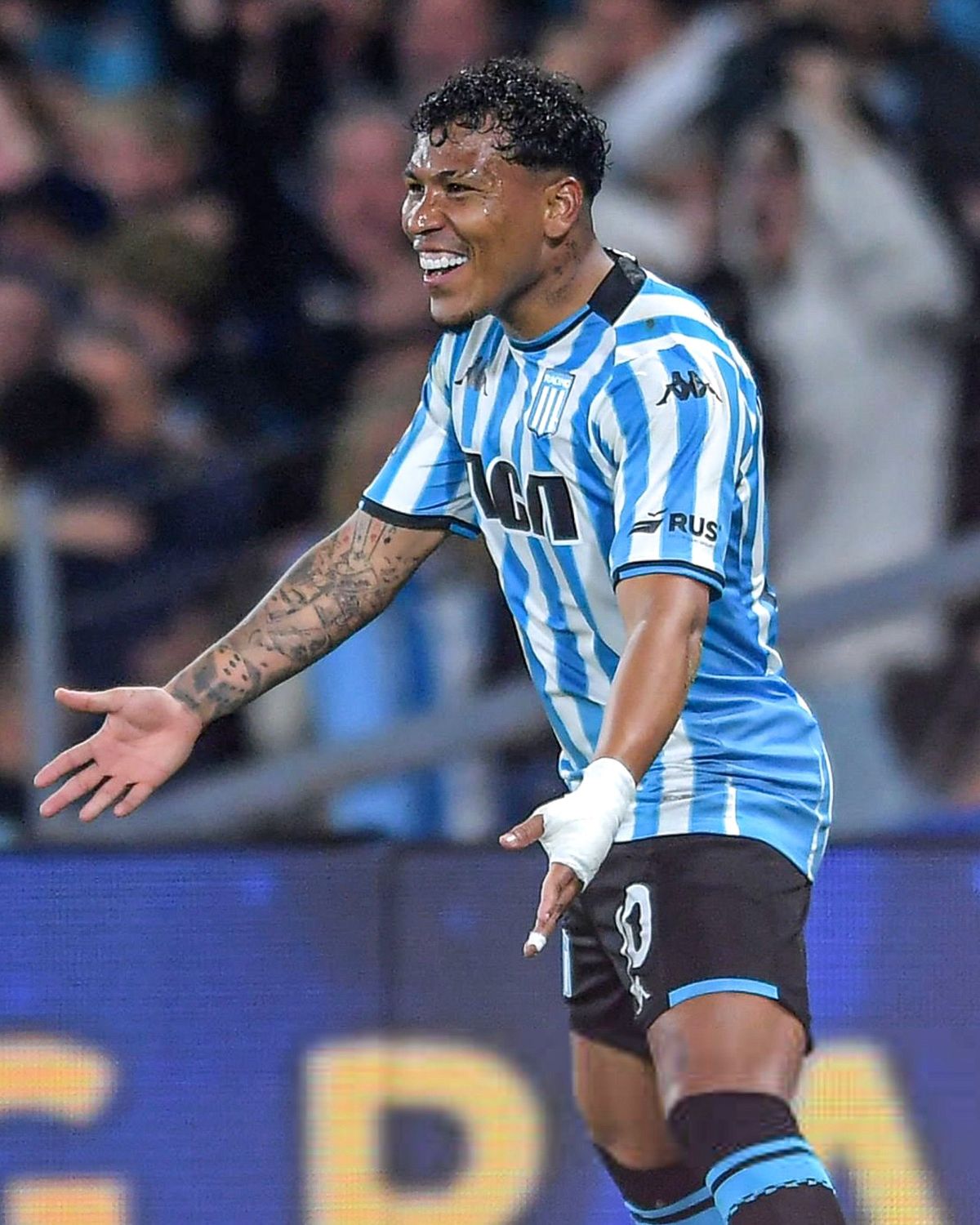 Roger Martínez fue una de las figuras de Racing en la victoria ante Paranaense por la vuelta de los cuartos de final de la Sudamericana. Roger Martínez fue una de las figuras de Racing en la victoria ante Paranaense por la vuelta de los cuartos de final de la Sudamericana.