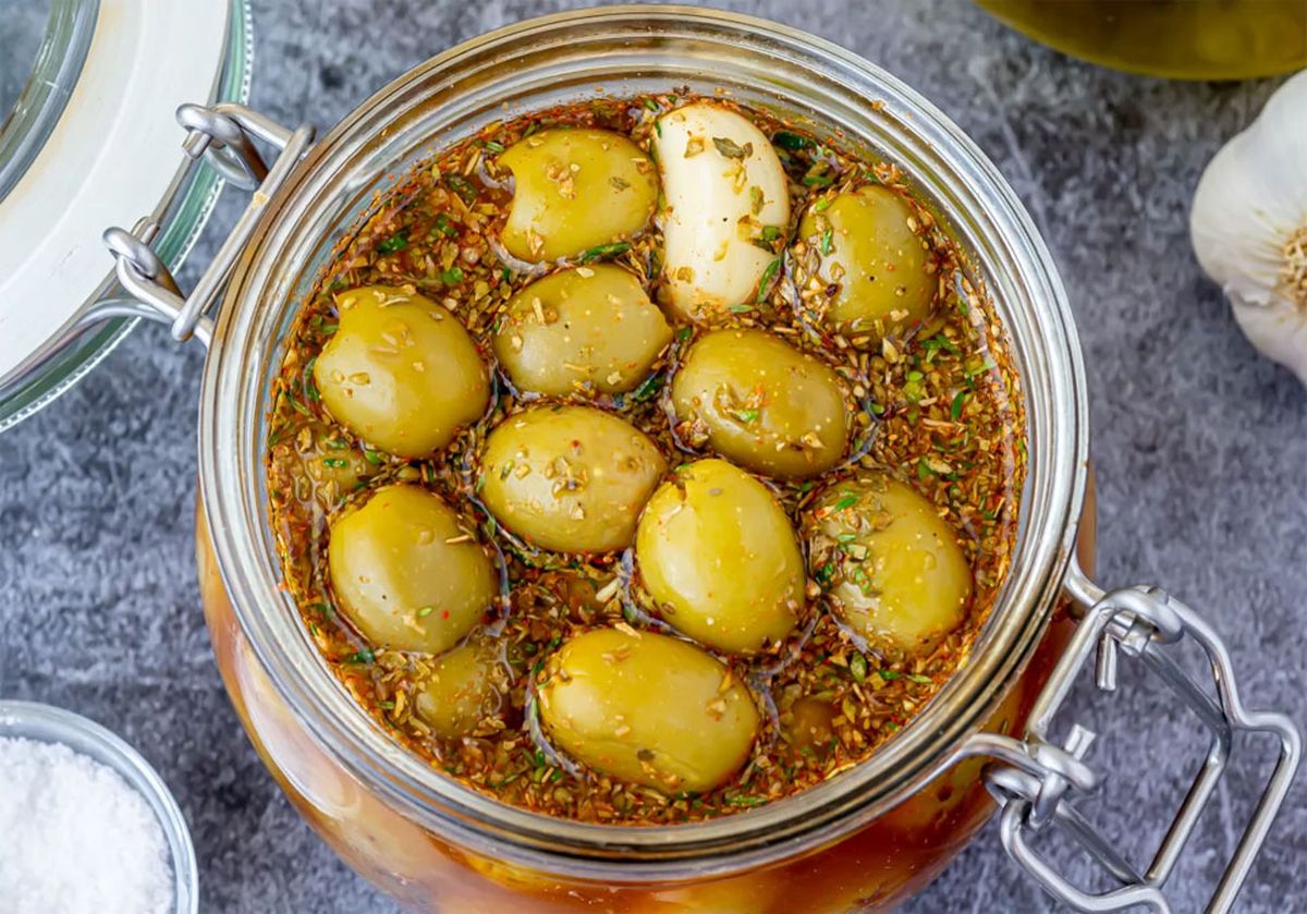 Nada más rico que compartir esta receta de aceitunas aliñadas con amigos o la familia. Foto: gentileza bonviveur.es. Nada más rico que compartir esta receta de aceitunas aliñadas con amigos o la familia. Foto: gentileza bonviveur.es.
