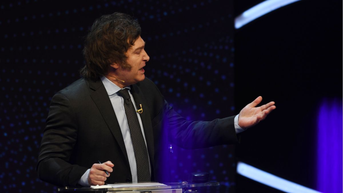 Javier Milei se mostró más moderado que otras veces, aunque volvió a exhibir el abanico de gestos que le sirvió en el prime time televisivo de los últimos años. Javier Milei se mostró más moderado que otras veces, aunque volvió a exhibir el abanico de gestos que le sirvió en el prime time televisivo de los últimos años.