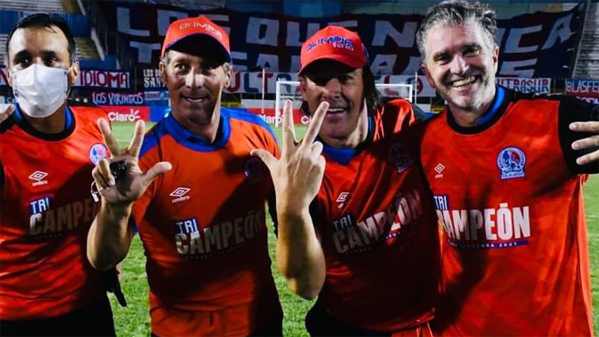 Gustavo Reggi salió tricampeón en Honduras y se lo dedicó a sus hijos