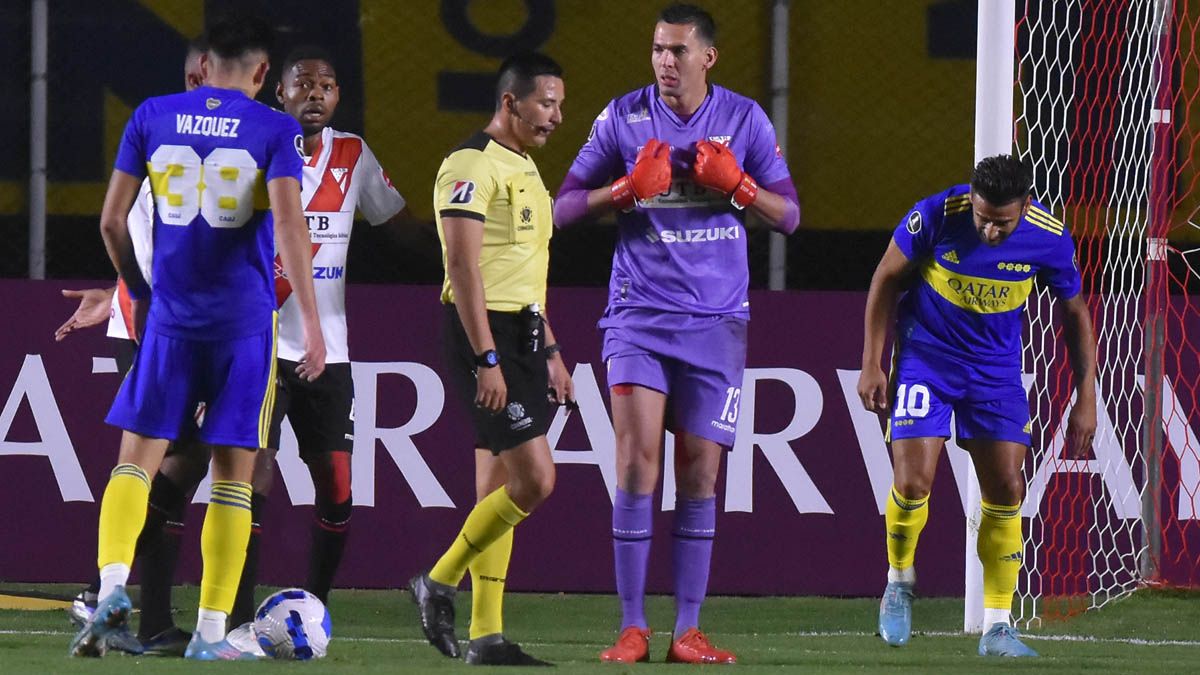 Boca ganó en La Paz con un penal tras un cruce de Salvio y el arquero de Always Ready