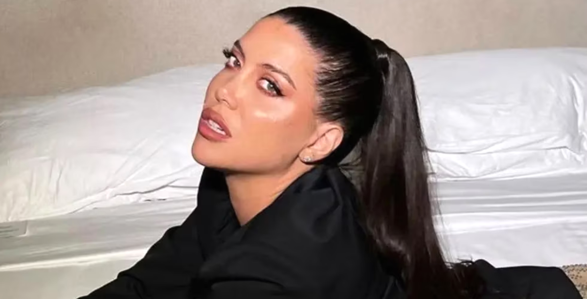 Wanda Nara le copia a Cami Homs el vestido más audaz: sin ropa interior, ultra recortes y ...