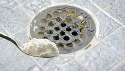 Bicarbonato en la ducha: ¿por qué deberías usarlo?