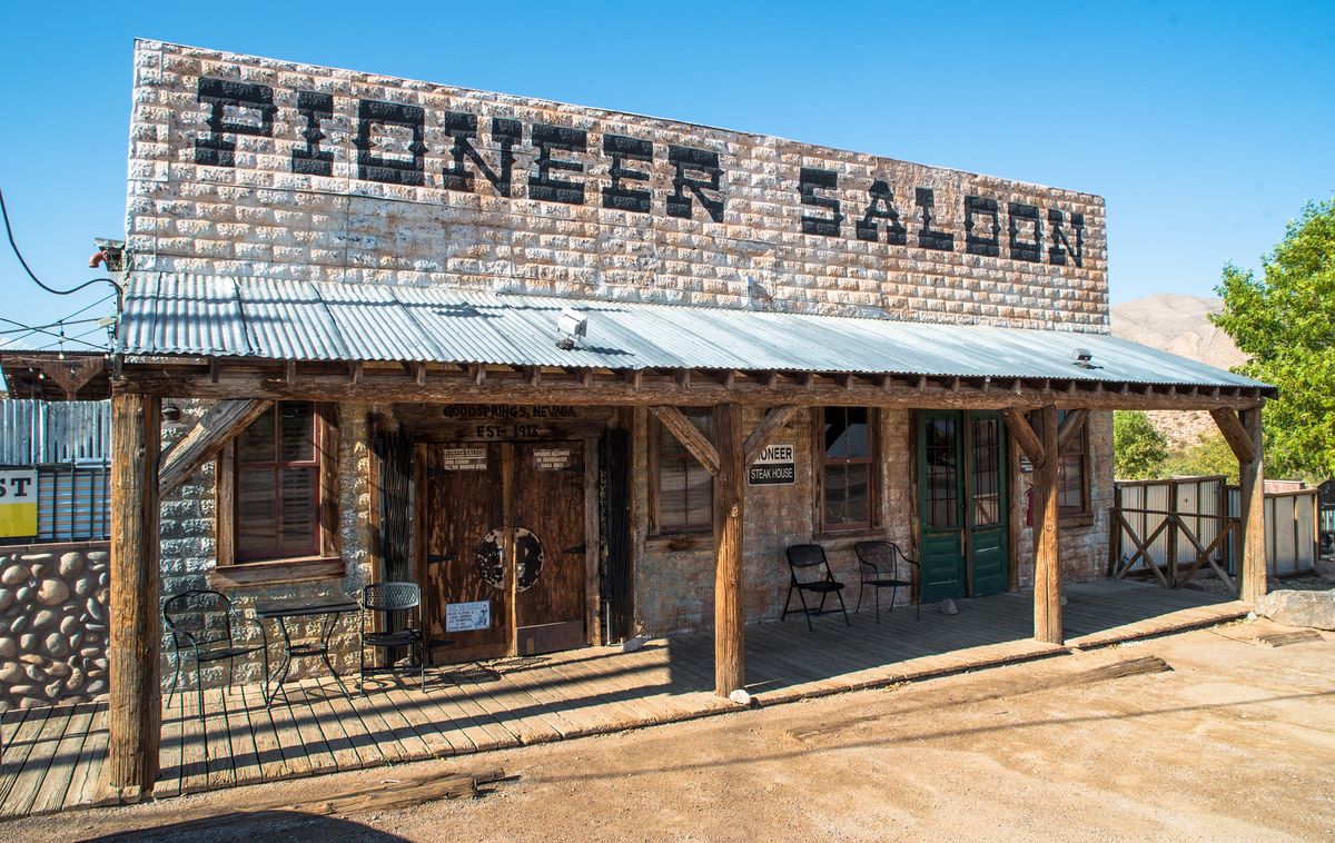 En este pueblo hay edificios que son una ventana al pasado.