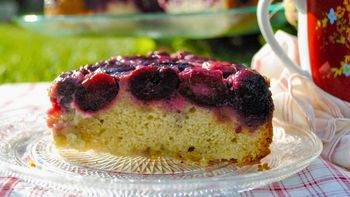 Cómo hacer una torta invertida de guindas en la sartén: la receta exquisita para compartir en familia Cómo hacer una torta invertida de guindas en la sartén: la receta exquisita para compartir en familia