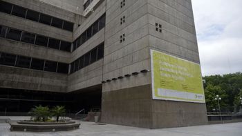 Posible suicidio: una joven fue encontrada muerta en el subsuelo de un teatro