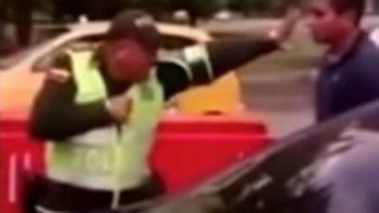 Video de policía karateca colombiano se viraliza en internet