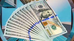 Tras permanecer estable, el dólar oficial arrancó la semana con una caída, mientras que el blue volvió a subir
