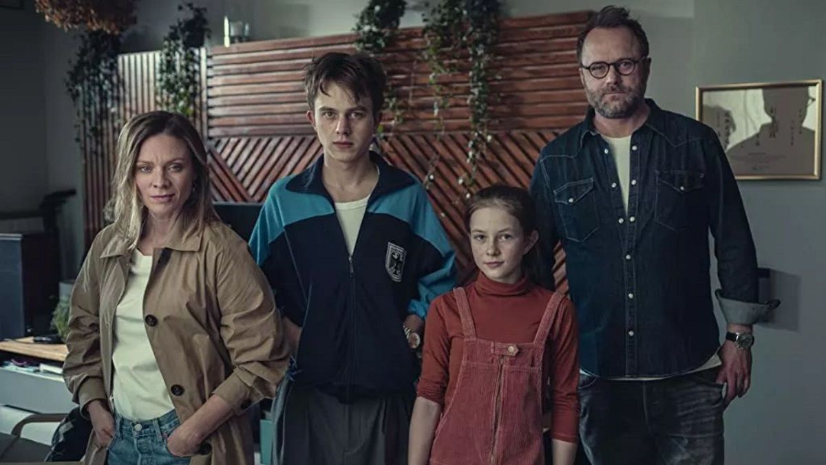 La serie de Netflix Ni una palabra dura menos de cinco horas