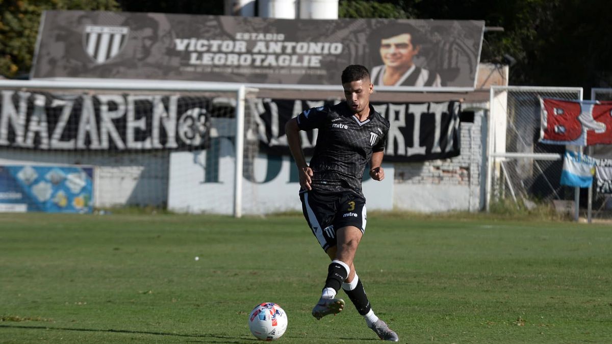 Iván Gauna se ha afianzado en la última línea de Gimnasia y Esgrima.